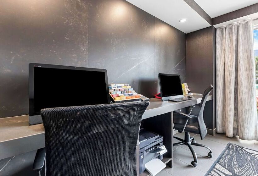 فندق Best Western Plus Banff International Lodge