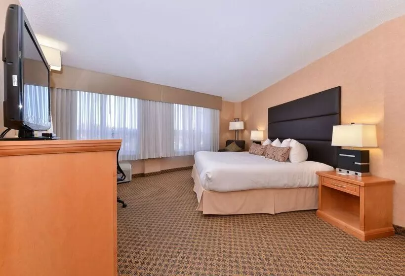 هتل Best Western Plus Regency Inn And Conference Centre