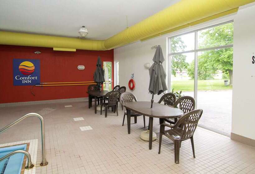 בית מלון כפרי Comfort Inn