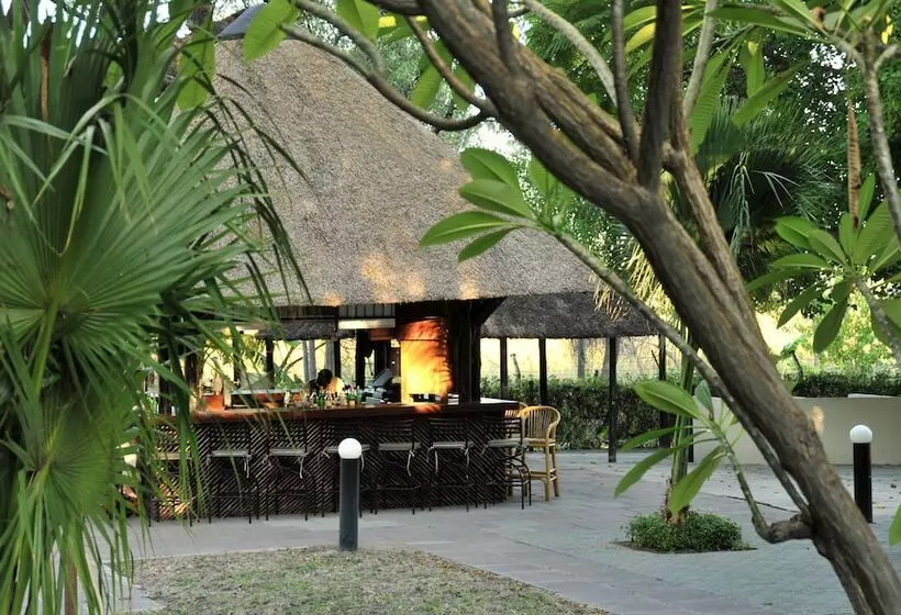 酒店 Cresta Riley S