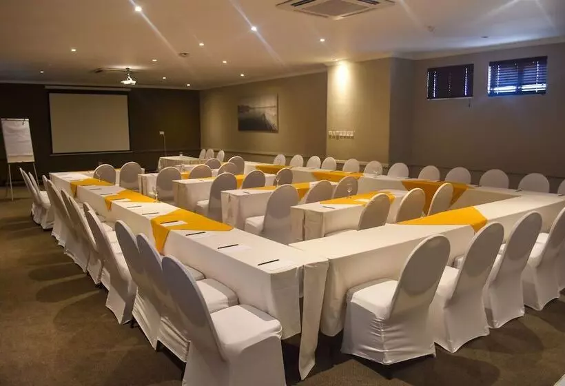 酒店 Cresta Riley S