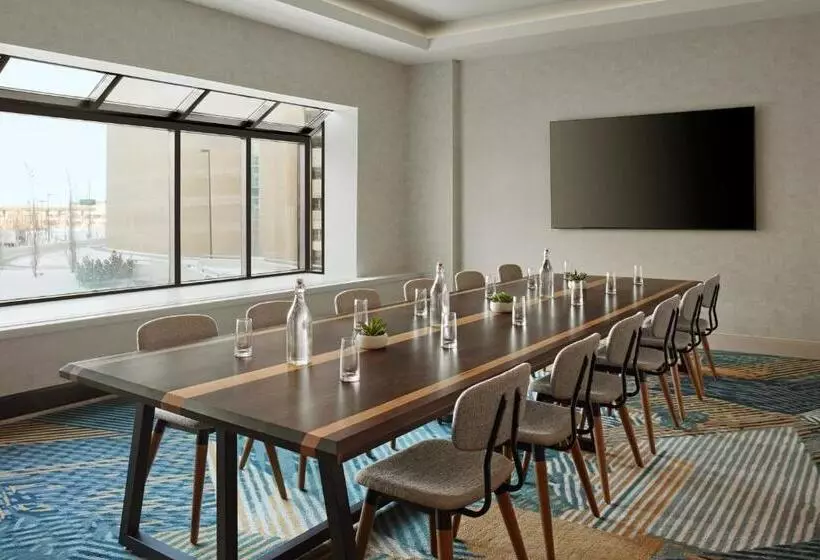 Delta Hotels Calgary Airport In Terminal