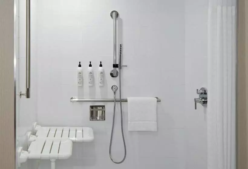 Delta Hotels Calgary Airport In Terminal