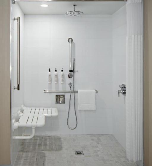 Delta Hotels Calgary Airport In Terminal