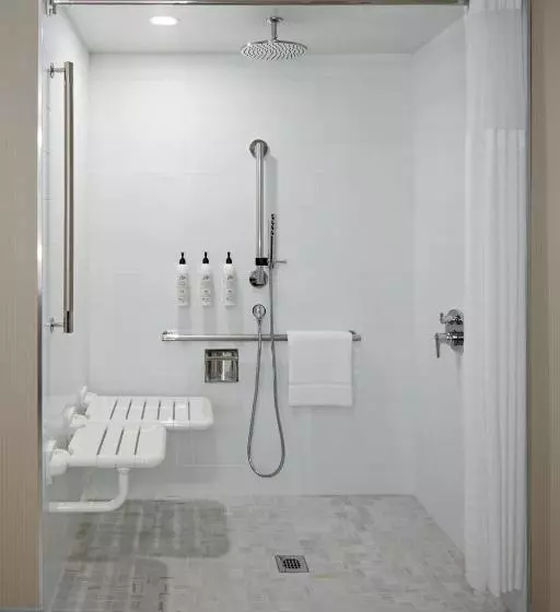 Delta Hotels Calgary Airport In Terminal