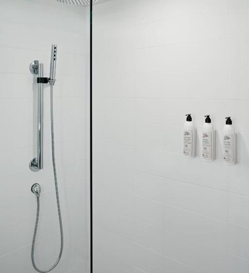 Delta Hotels Calgary Airport In Terminal