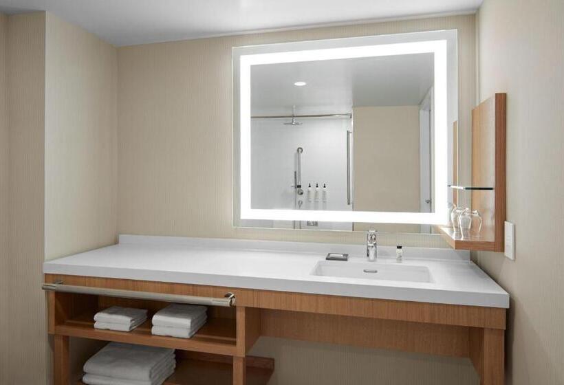 Delta Hotels Calgary Airport In Terminal