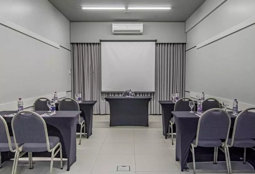 Otel Deville Express Cascavel