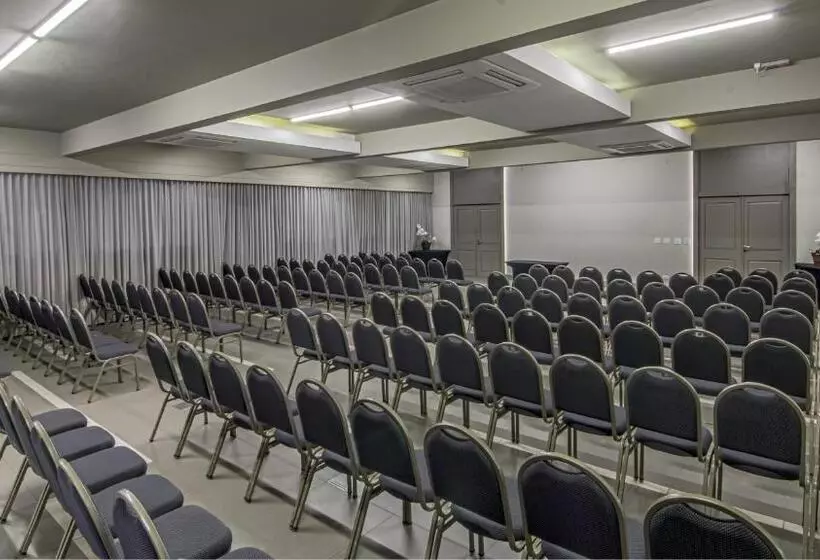 Otel Deville Express Cascavel