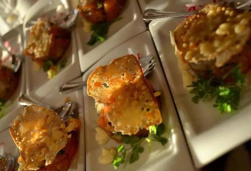 ホテル Driekoningen