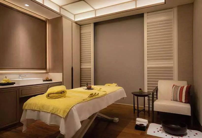 هتل Hilton Mandalay