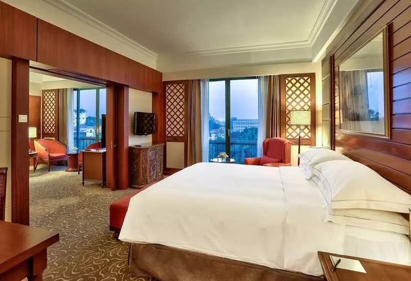 هتل Hilton Mandalay