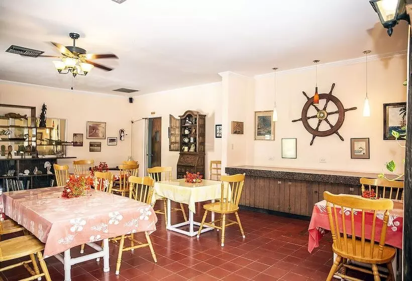 ホテル Orange Hill Beach Inn