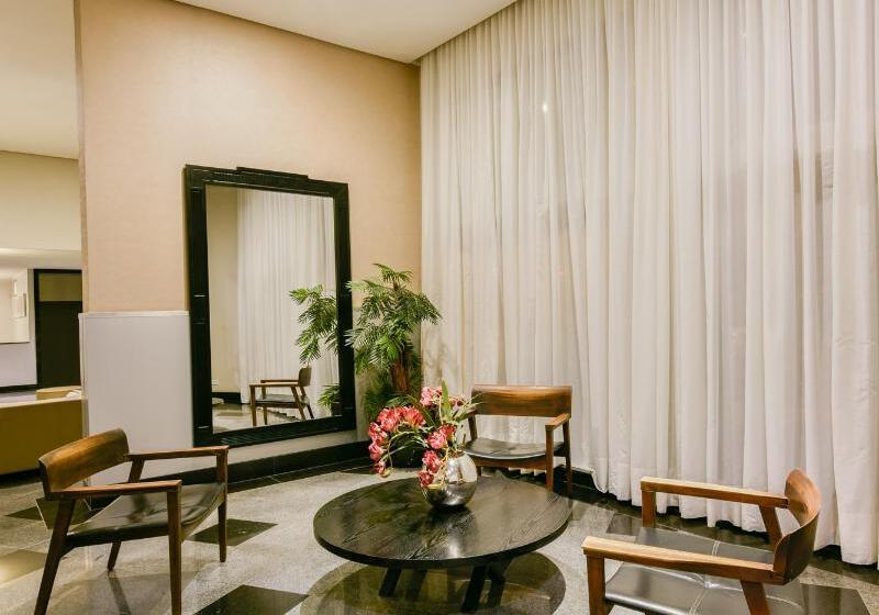 هتل Plaza Inn Augustus