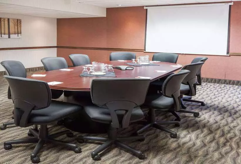 Hotel Ramada By Wyndham Fredericton