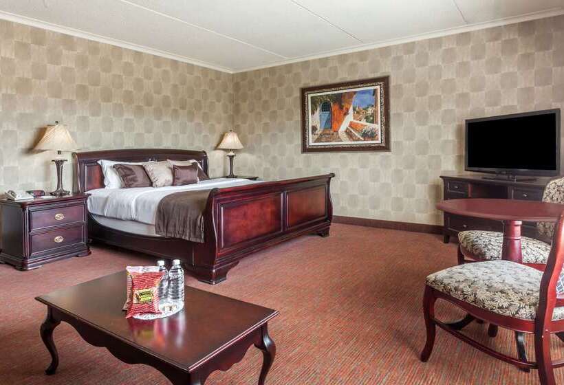 هتل Ramada By Wyndham Fredericton