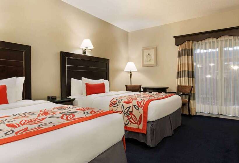 هتل Ramada By Wyndham Fredericton