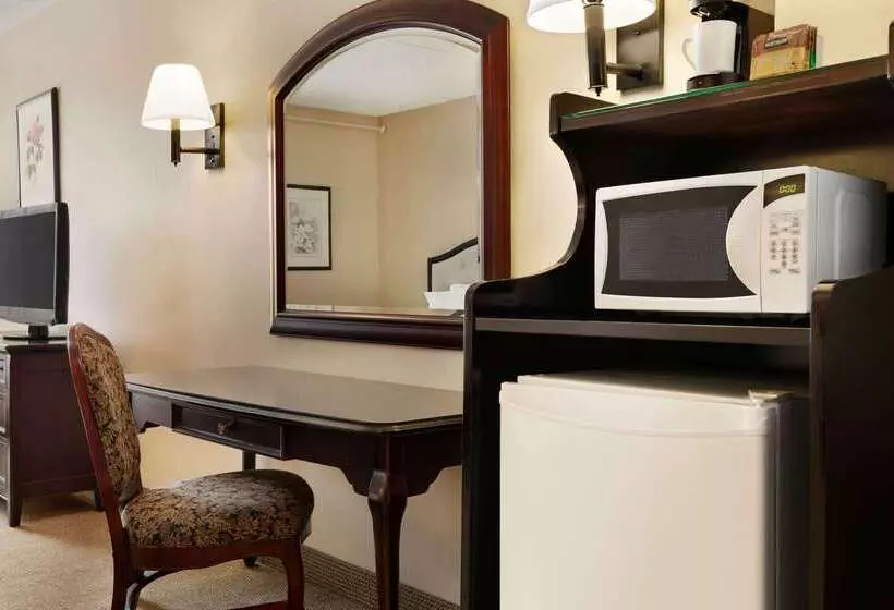 Hotel Ramada By Wyndham Fredericton