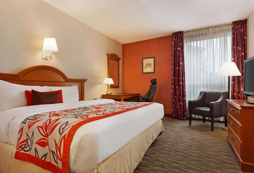 هتل Ramada By Wyndham Fredericton