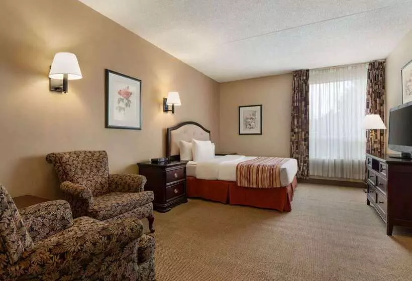 Hotel Ramada By Wyndham Fredericton