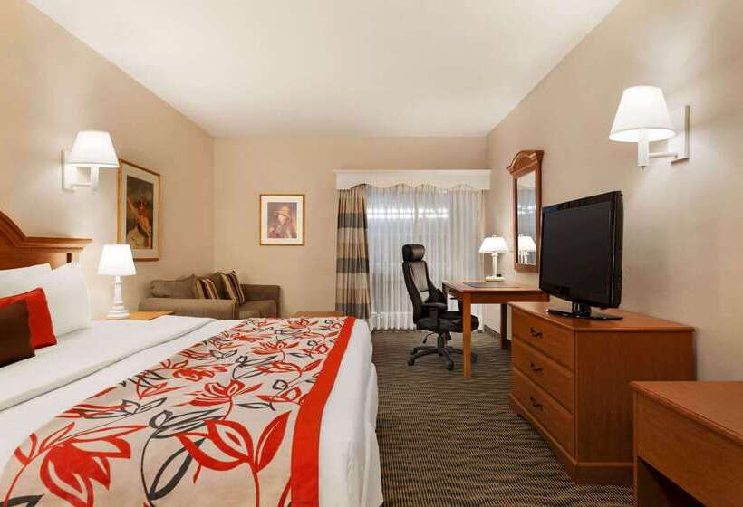 هتل Ramada By Wyndham Fredericton