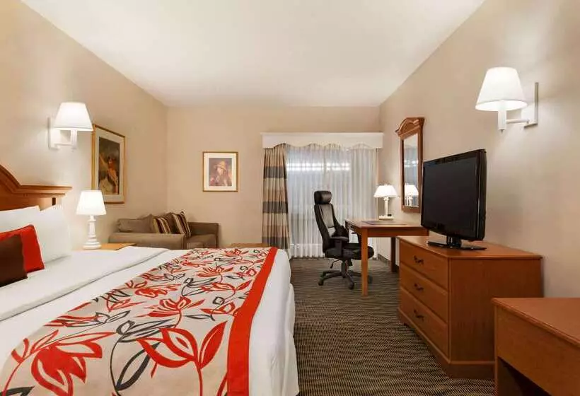 Hotel Ramada By Wyndham Fredericton