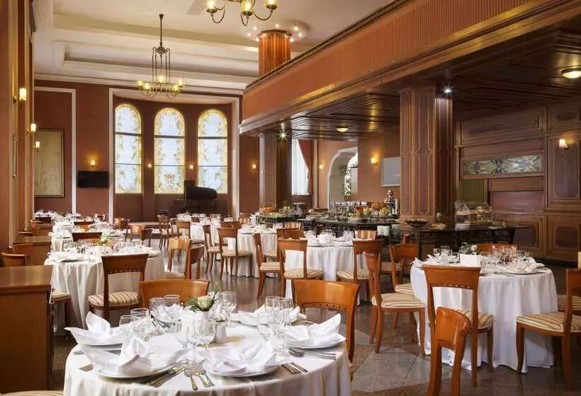 호텔 Ramada By Wyndham Plovdiv Trimontium