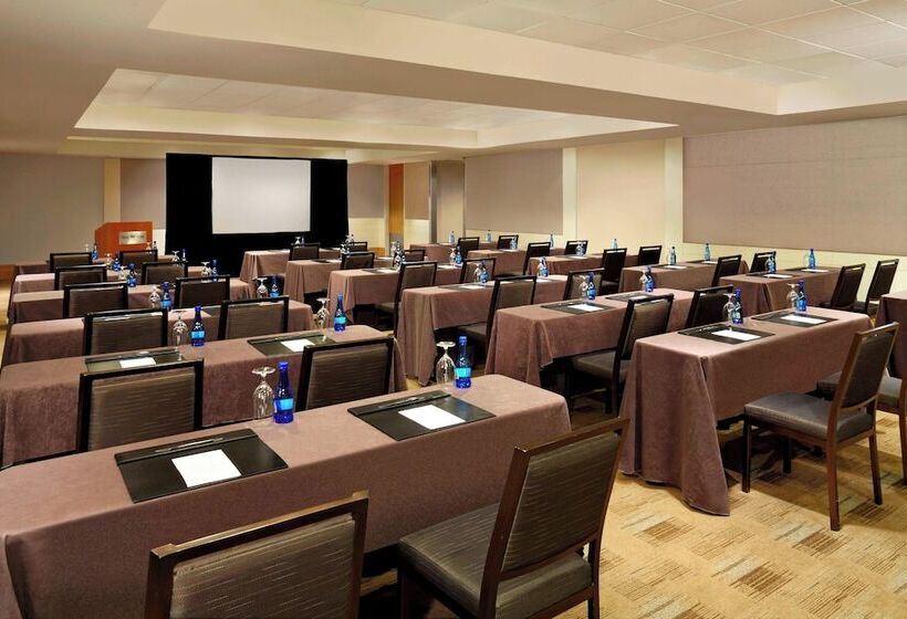 هتل The Westin Calgary