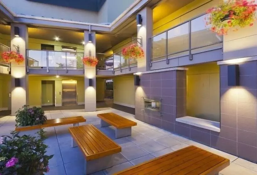 בית מלון כפרי Accent Inns Victoria