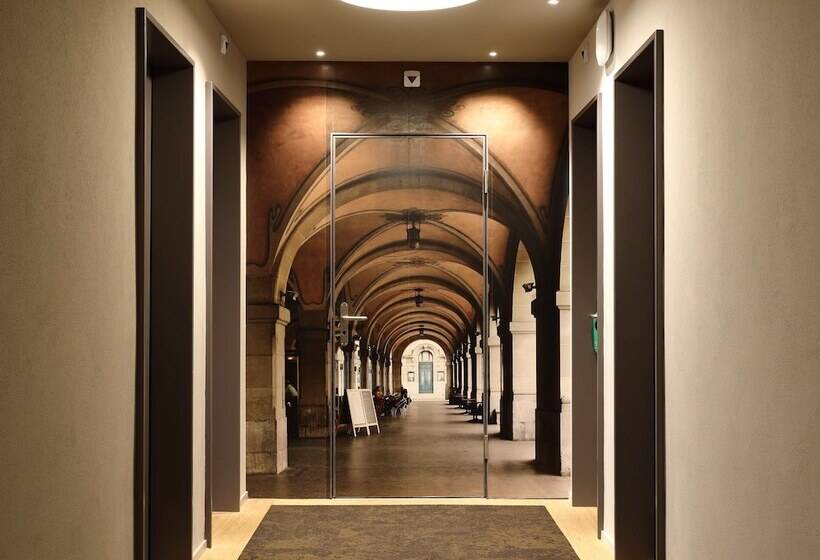 هتل Baren Am Bundesplatz