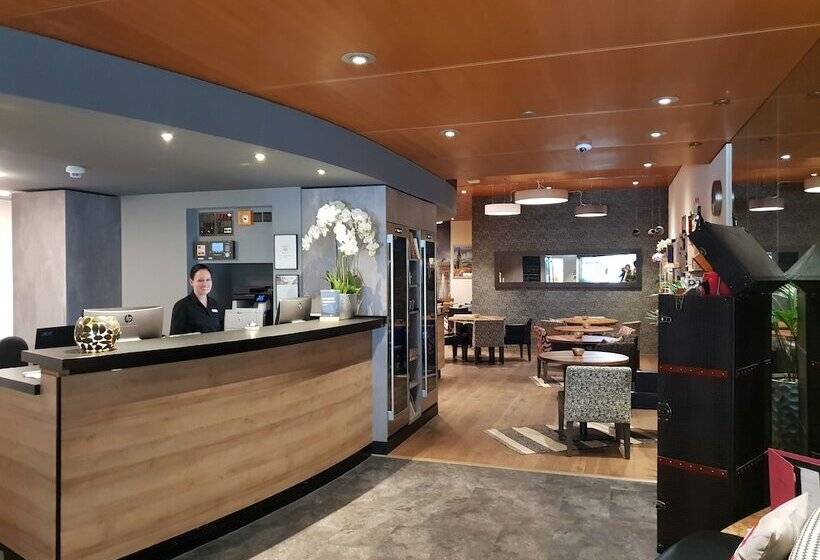 هتل Baren Am Bundesplatz