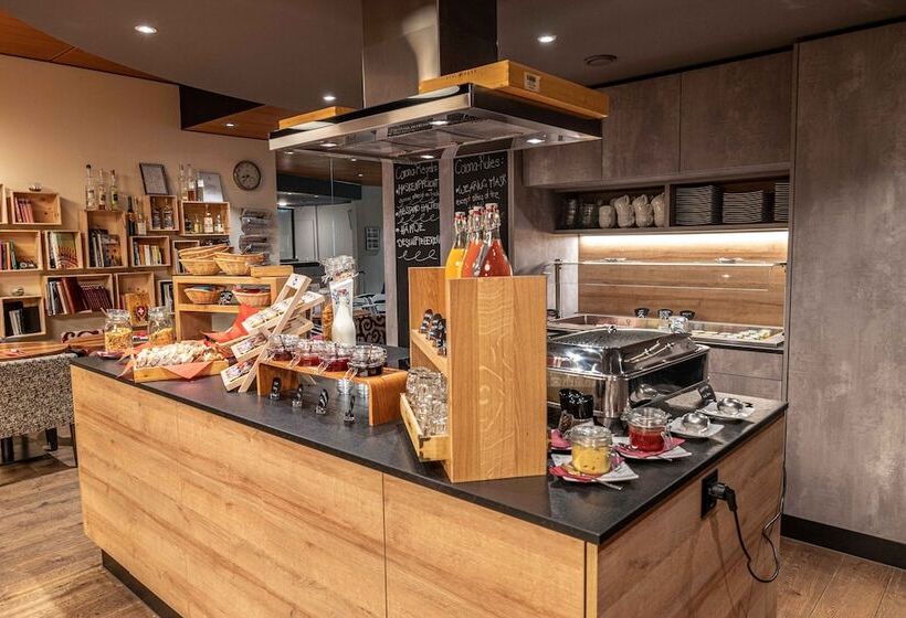 هتل Baren Am Bundesplatz