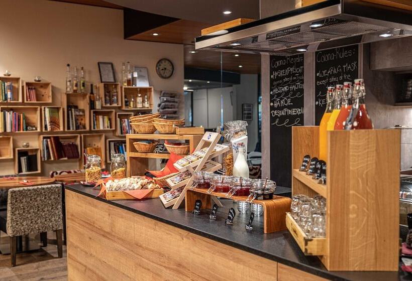 هتل Baren Am Bundesplatz