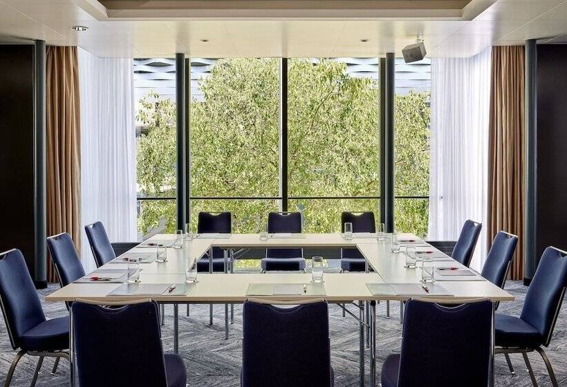 בית מלון כפרי Basel Marriott