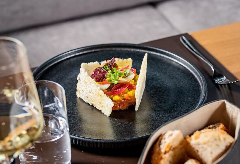 בית מלון כפרי Basel Marriott