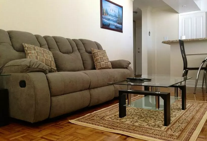 هتل Bay Bloor Executive Suites