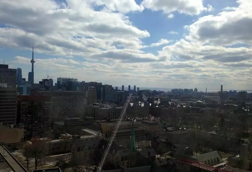 هتل Bay Bloor Executive Suites