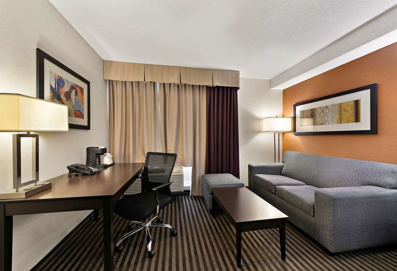 Best Western Plus Toronto North York Hotel & Suites