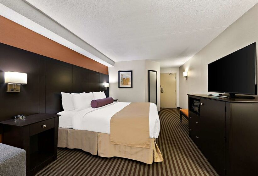 Best Western Plus Toronto North York Hotel & Suites