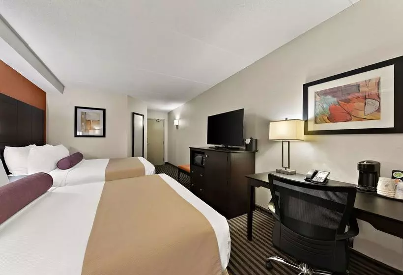 Best Western Plus Toronto North York Hotel & Suites