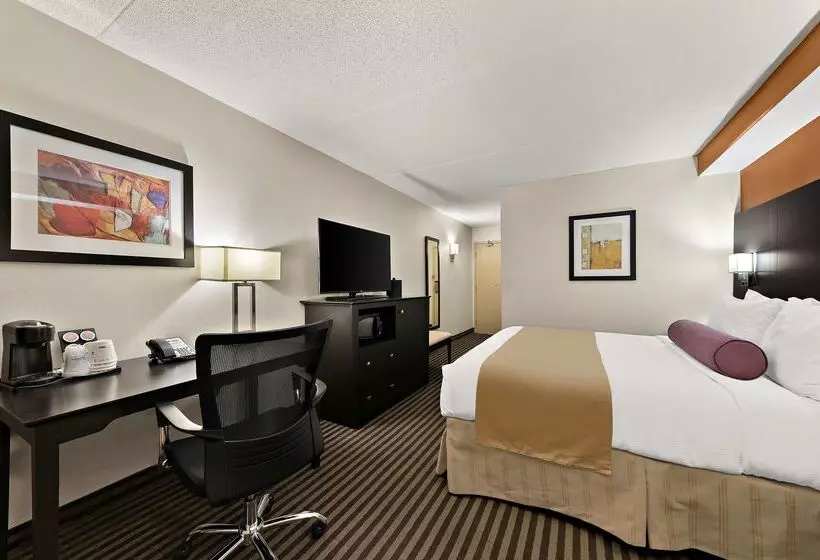 Best Western Plus Toronto North York Hotel & Suites