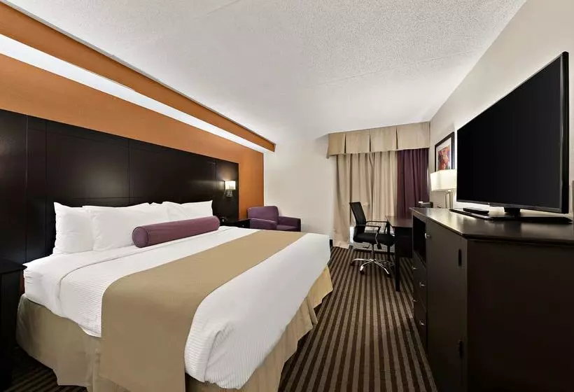 Best Western Plus Toronto North York Hotel & Suites