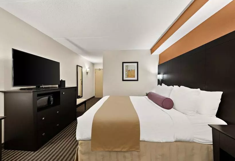 Best Western Plus Toronto North York Hotel & Suites