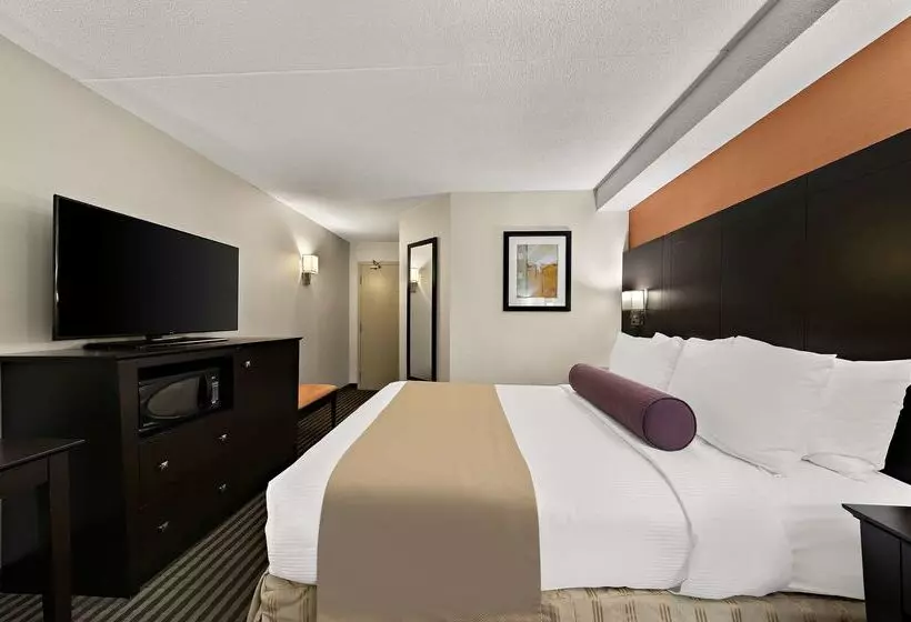 Best Western Plus Toronto North York Hotel & Suites