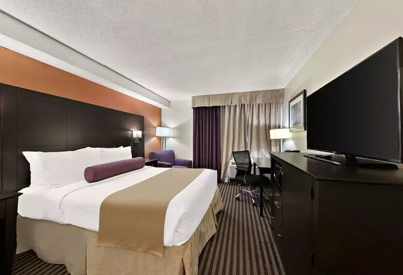 Best Western Plus Toronto North York Hotel & Suites