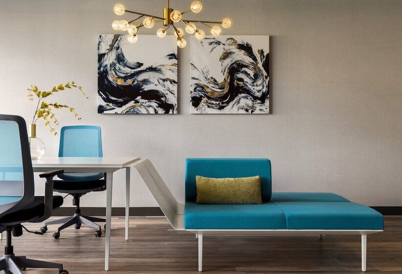 هتل Crowne Plaza Saint John Harbour View, An Ihg