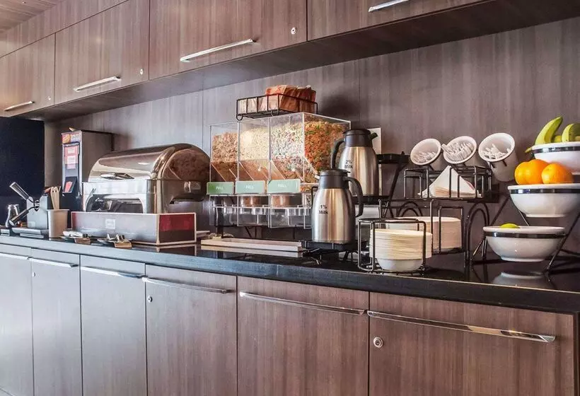 בית מלון כפרי Comfort Inn