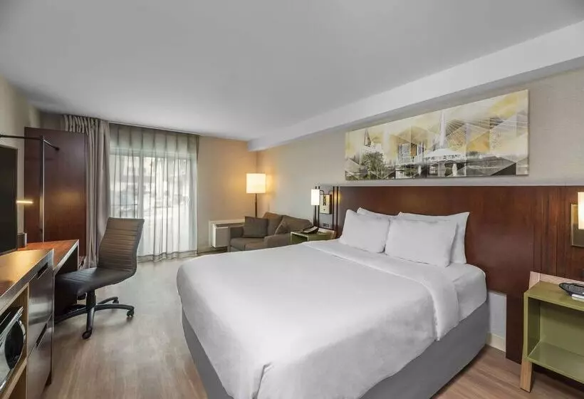 בית מלון כפרי Comfort Inn