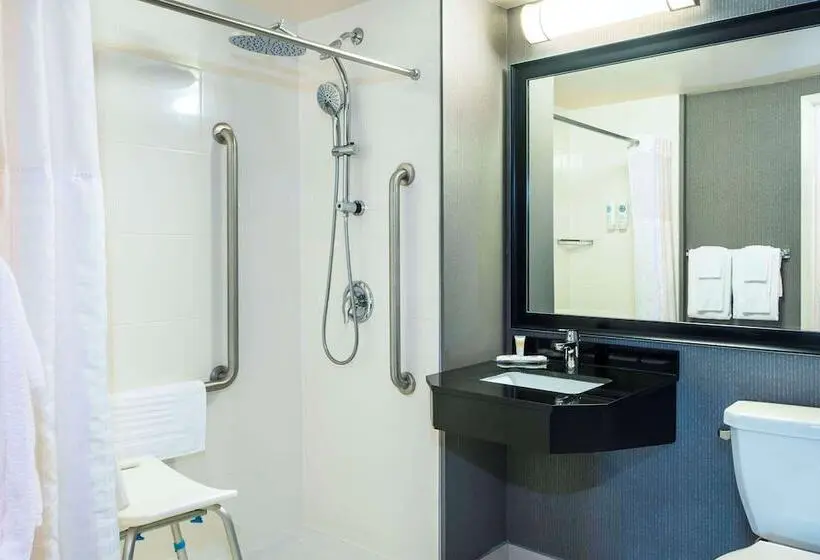 ホテル Comfort Inn Newmarket