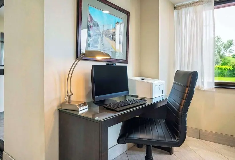 ホテル Comfort Inn Newmarket
